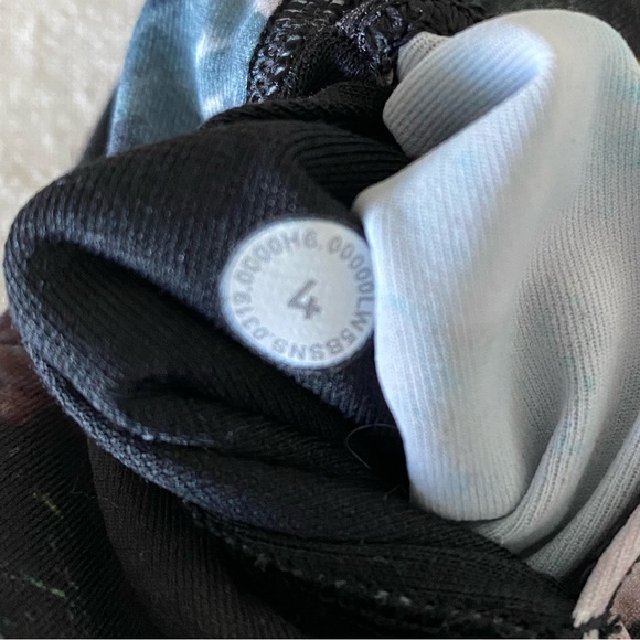 Lululemon Wunder Under Leggings - Picture 2 of 3